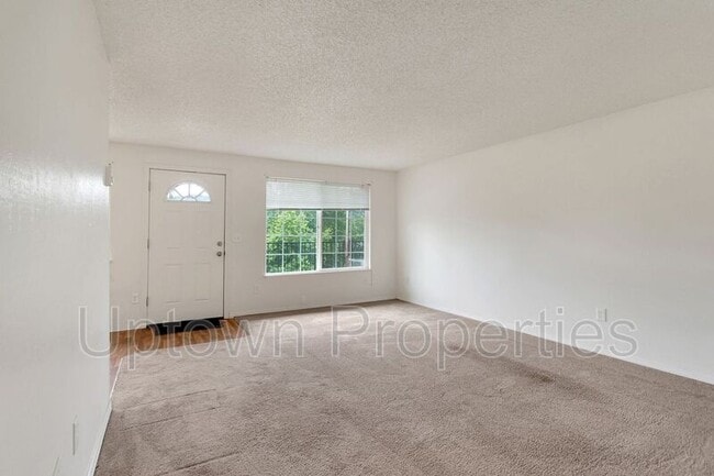 Building Photo - 6808 N Richmond Ave