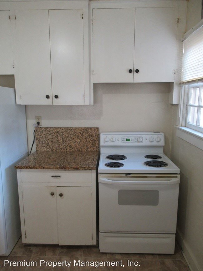 Building Photo - 3 br, 1 bath House - 1180 Oxford St SE