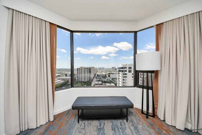 Foto del edificio - 1300 Lamar St