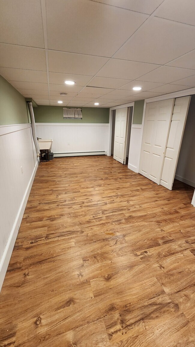 Building Photo - 151 Rhame Ave