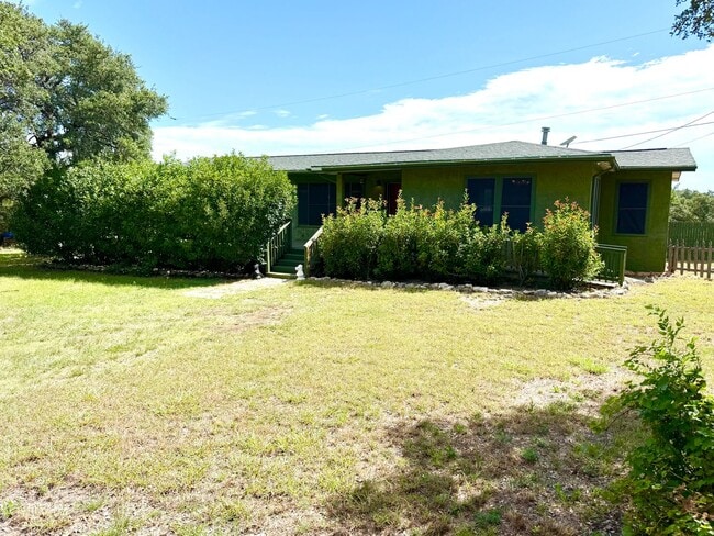 Building Photo - *MOVE IN SPECIAL* 3 Bedroom / 2 Bath Home In Boerne, TX!