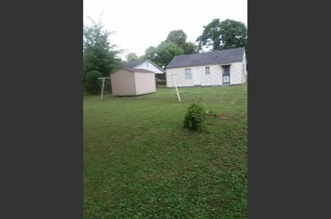 Building Photo - 457 King Avenue