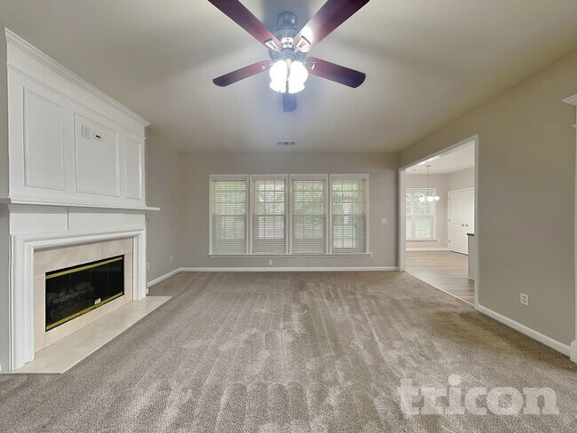 Foto del edificio - 6740 Waveland Dr