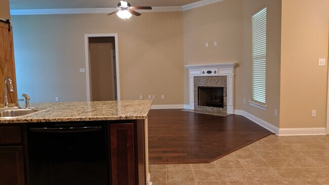 Foto del edificio - 742 Red Pine Dr