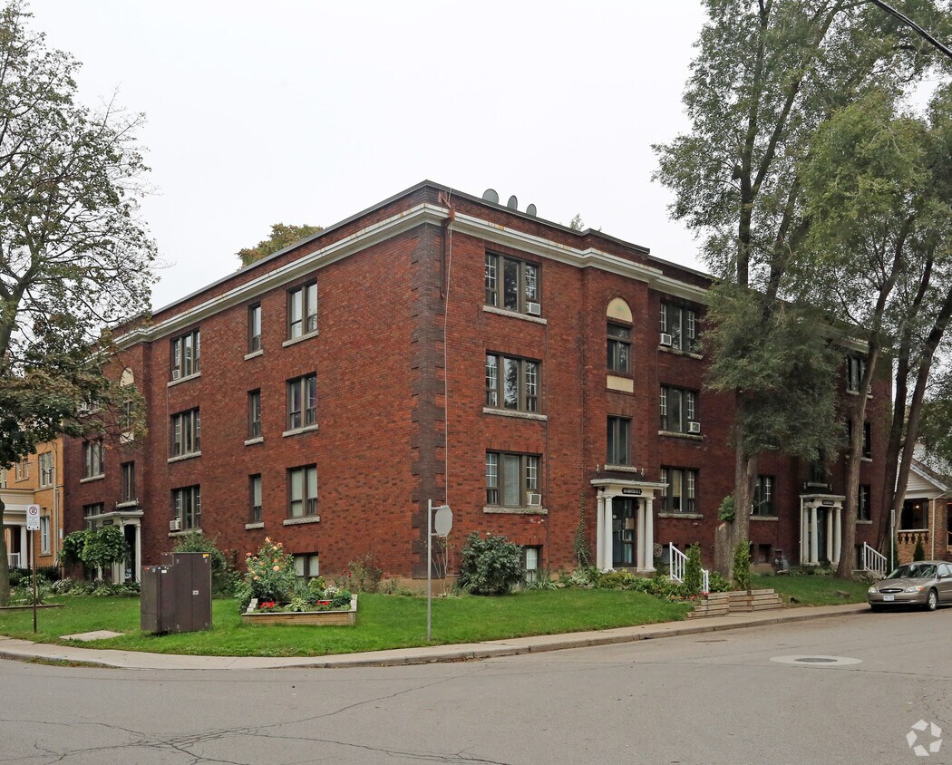 Primary Photo - 352-356 Hunter St E
