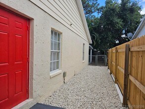 Building Photo - 5836 S 37th Ct