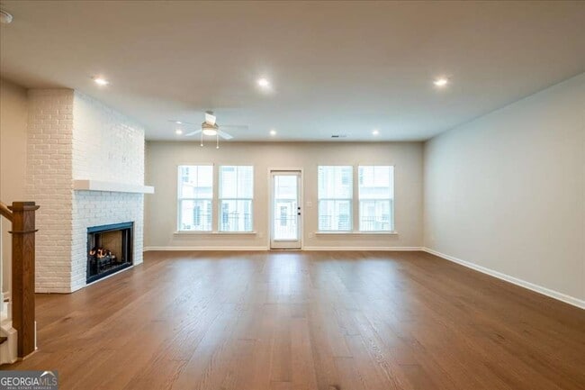 Foto del edificio - 5769 Tillman Way