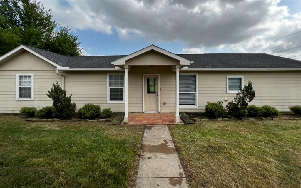 Foto principal - 22405 Beckendorff Rd
