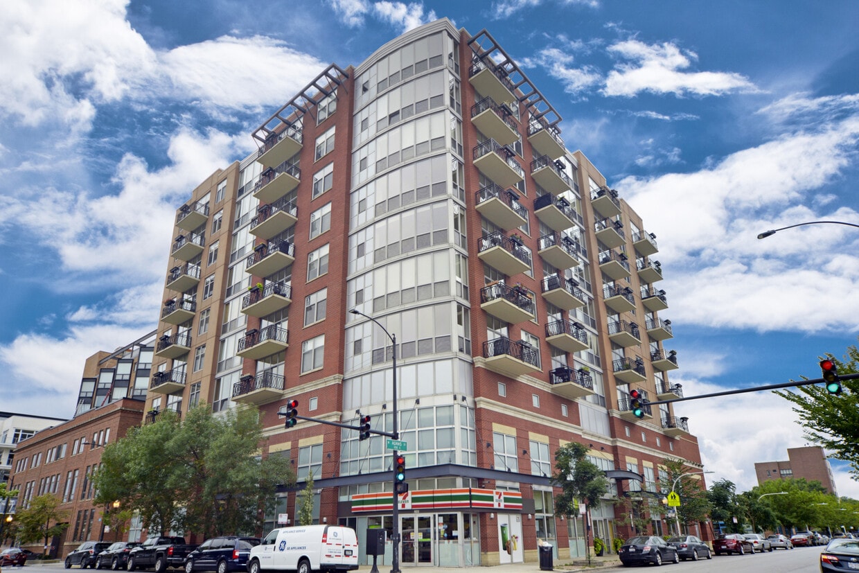 Primary Photo - 1201 W Adams St