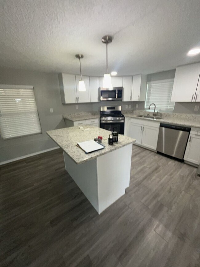 Foto del edificio - 4916 Moore Cir