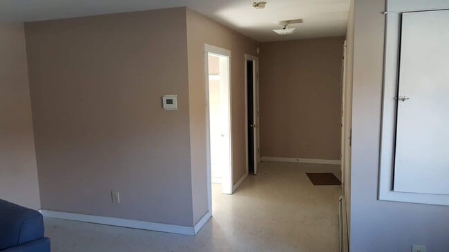 Building Photo - 93 Market St