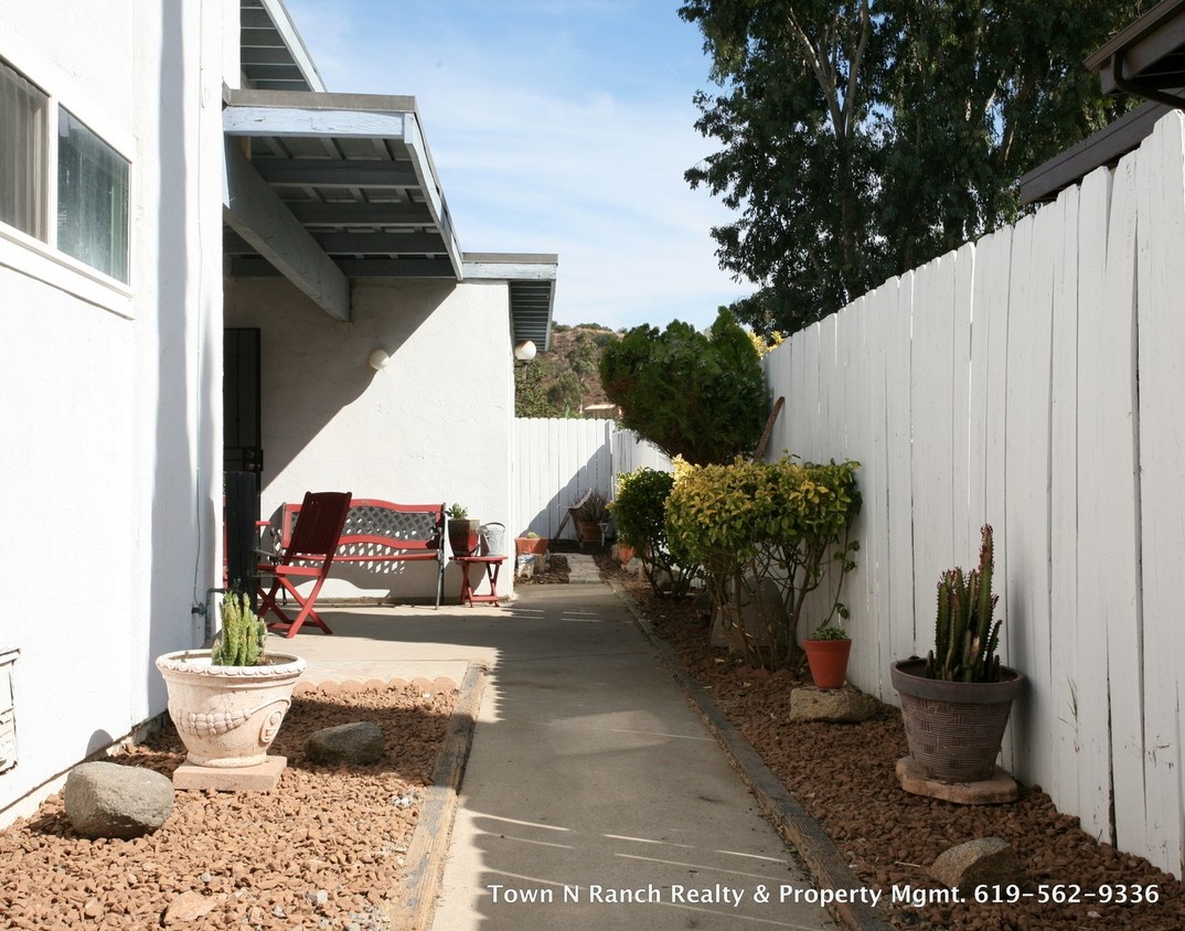 Building Photo - 13263 Saddle Ridge Rd