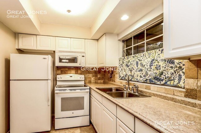 Foto del edificio - 55+ Community with many amenities!
