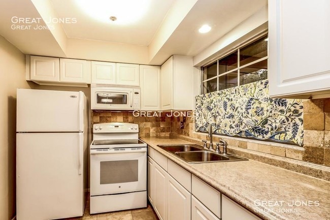 Building Photo - 55+ Community with many amenities!