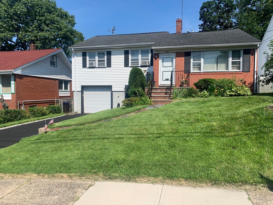Photo - 1476 Orchard Terrace (Hillside, NJ)