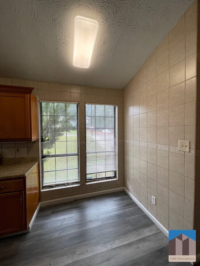 Foto del edificio - 1086 Riva Ridge Dr