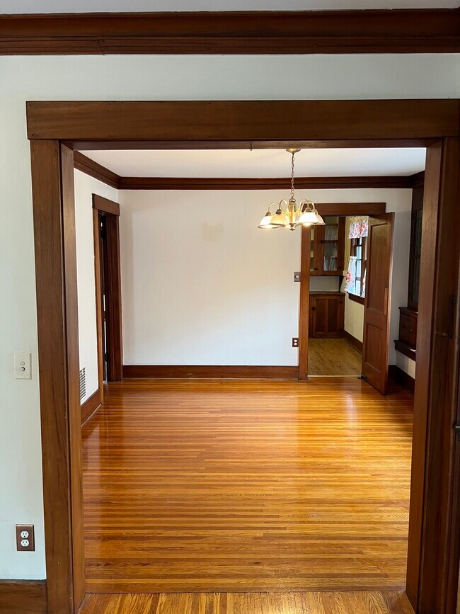 Building Photo - 202-204 Genesee Park Blvd