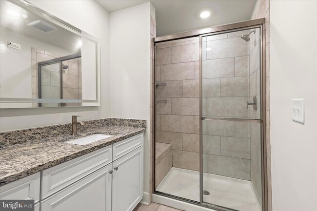 Building Photo - 304 Sweetbay Rd