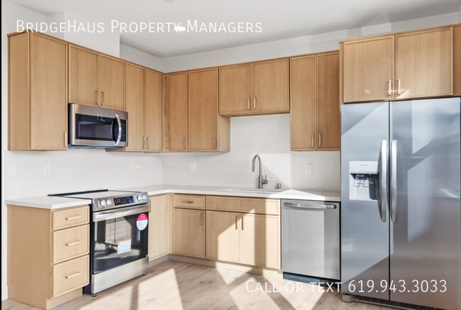 Foto del edificio - 3248 Clairemont Dr