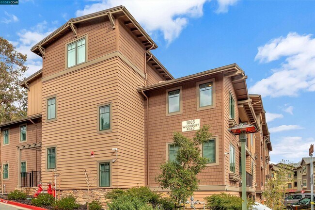 Foto del edificio - 1003 Woodbury Rd