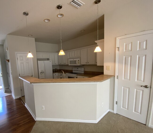 Building Photo - 612 Mount Olympus Blvd