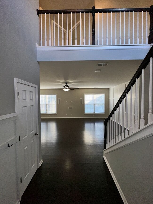 Building Photo - Beautiful 3 BR Home in the Polo Club Area!...