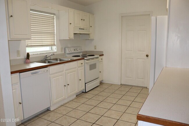 Foto del edificio - 1061 Oak Forest Cir