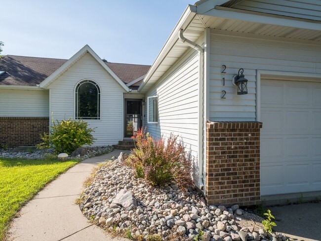 Building Photo - Cute 4 bedroom home for rent! Recently Upd...