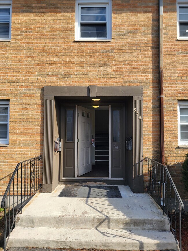 35 Deerfield Ct, East Hartford, CT 06108 Apartments in East Hartford