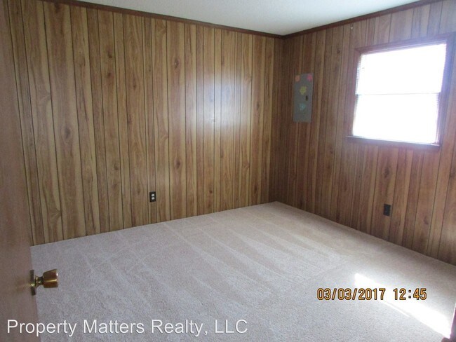 Building Photo - 2 br, 1 bath House - 122 E. Washington Street