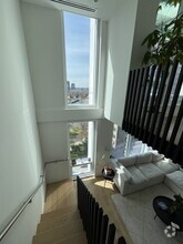 Building Photo - Whitehouse