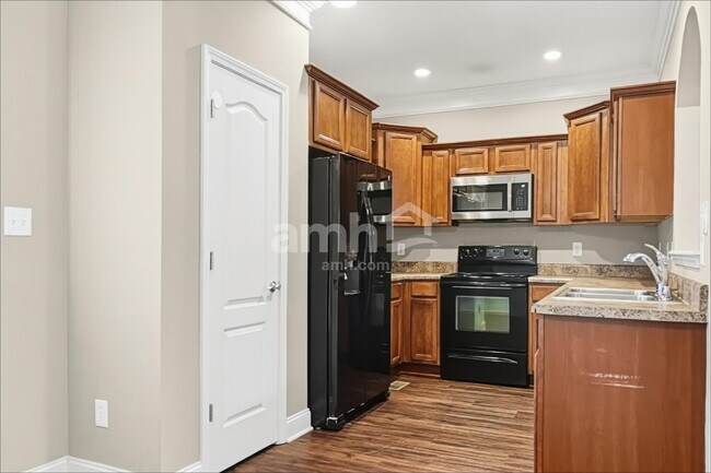 Foto del edificio - 6827 Harvest Grove Ln