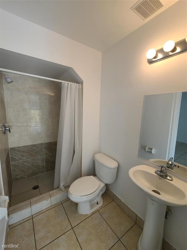Foto del edificio - 3 br, 2 bath House - 1616 NE 5th St