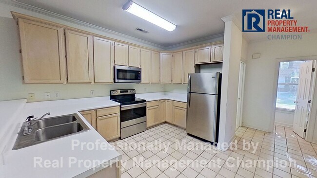 Foto del edificio - Adorable 2 BD Townhome with Private Patio