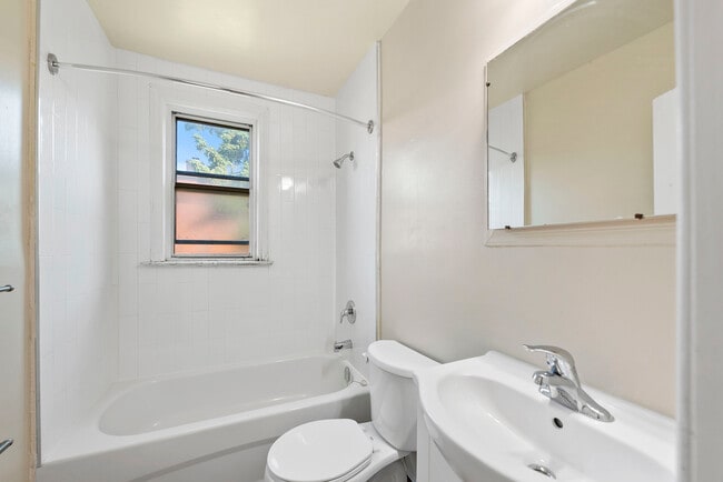 Building Photo - 19-23 Engelhart Cres,64-68 Harris Park Dr