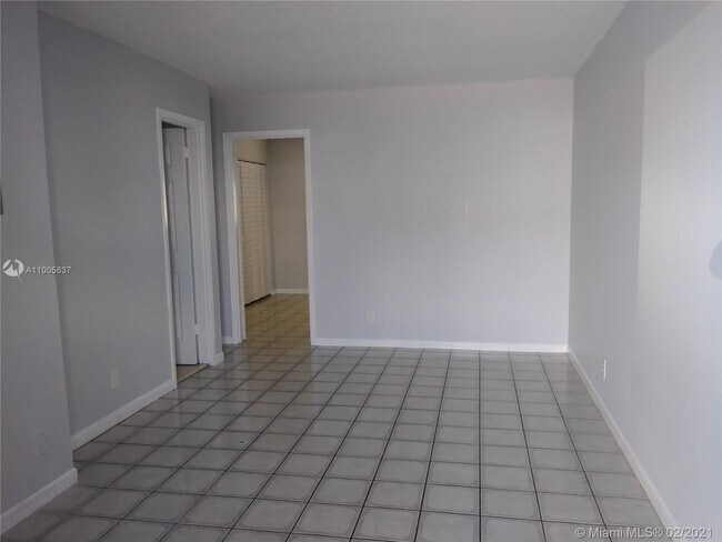 Building Photo - 2040 Funston St