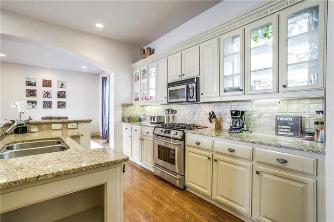 Foto del edificio - 4011 Wycliff Ave