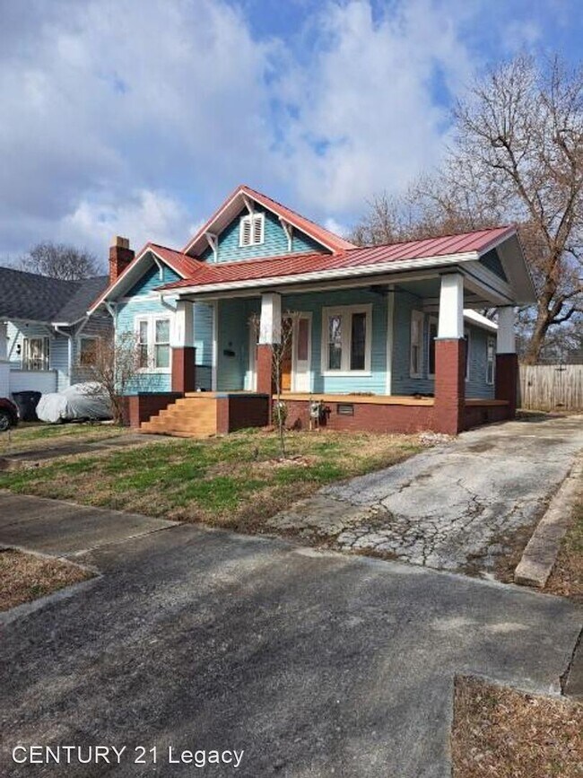 Building Photo - 3 br, 1 bath House - 2317 East 5th Avenue