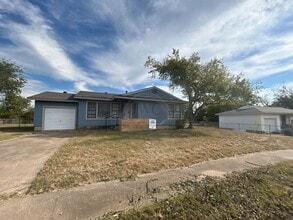 Building Photo - 1307 Chico Ct
