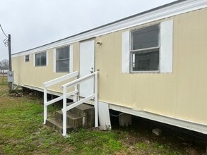 Building Photo - 2128 Desean Dr