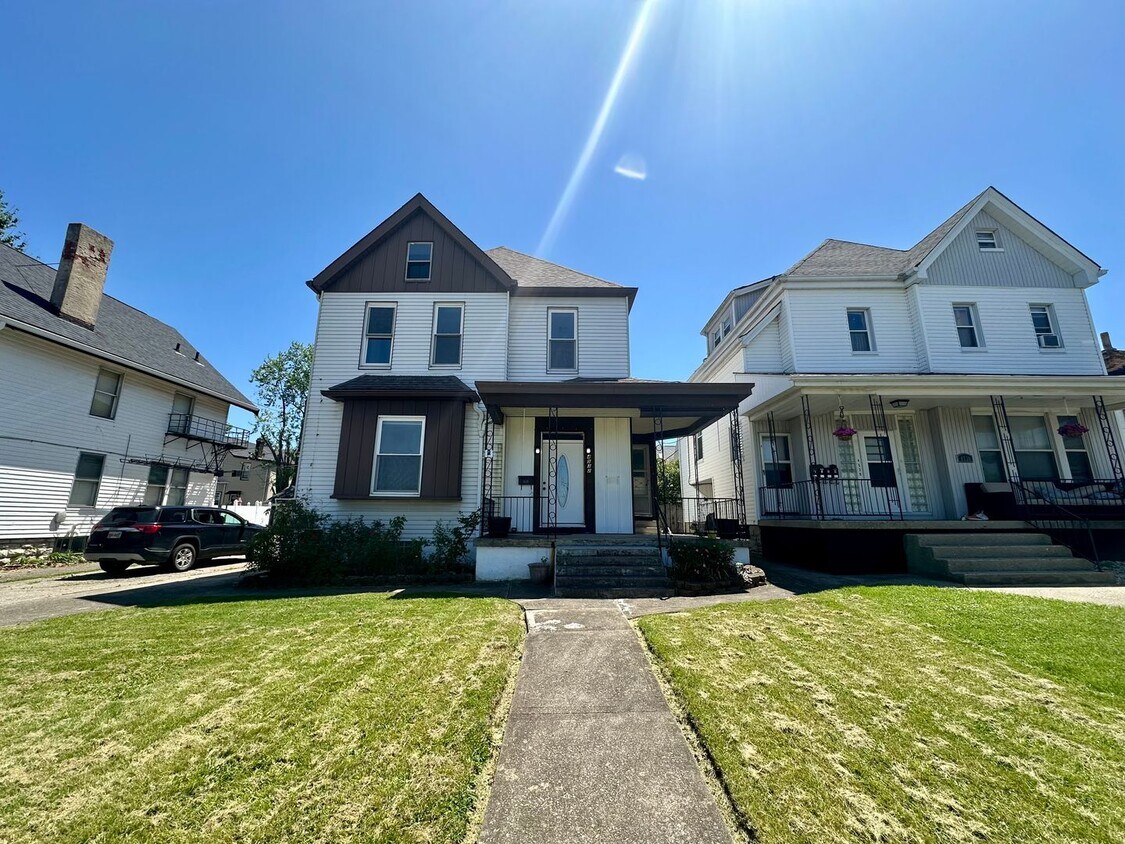 Foto principal - Norwood- Adorable Duplex with ample space ...
