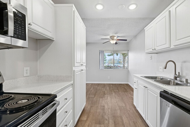 Building Photo - South Coast Racquet Club