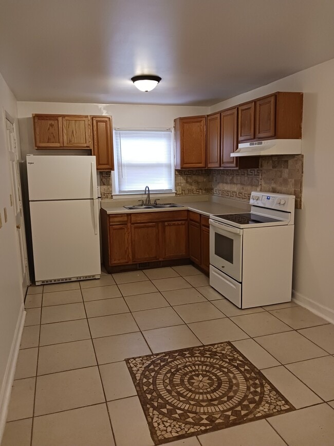 Building Photo - 1507 Woodbriar Ave