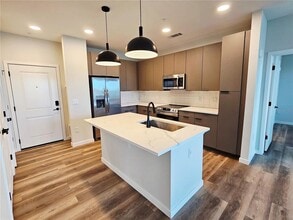 Building Photo - 10215 Estuary Lakes Dr