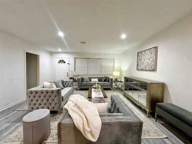 Foto del edificio - 5346 Windswept Ln