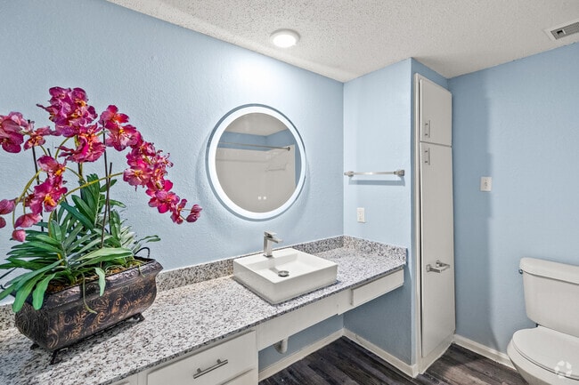Studio - 450SF - Bathroom - Linda Vista Apartments