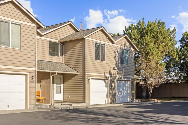 Building Photo - 1464 SW 16th St