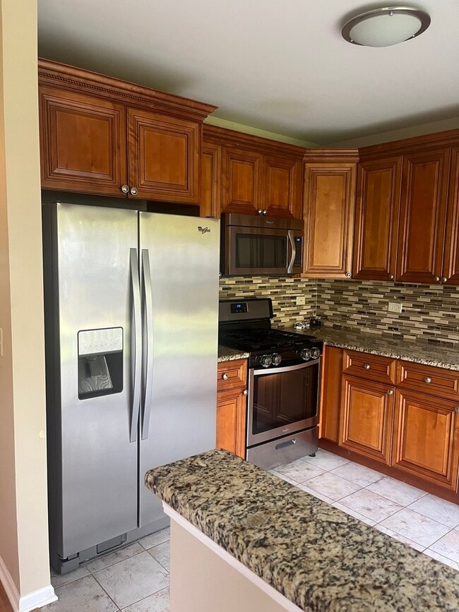 Foto del edificio - 1219 N Village Dr