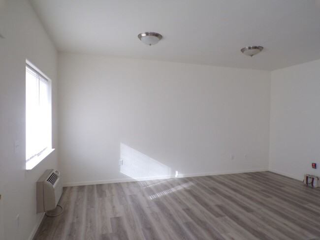 Building Photo - 2207 Jakob Ave