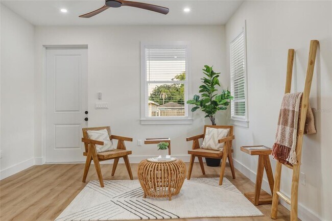 Foto del edificio - 1515 E Knollwood St